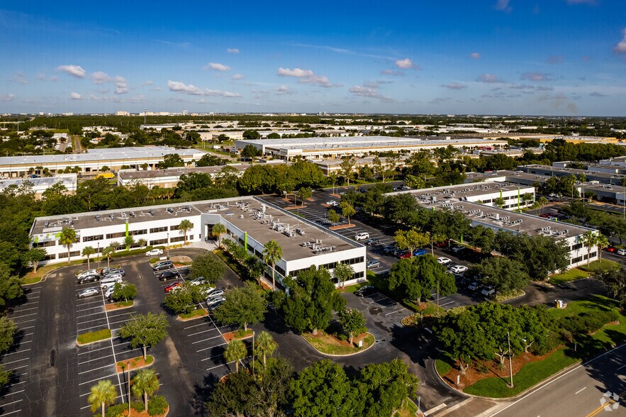 More Photos Of 7800 Southland Blvd, Orlando Office For Lease
