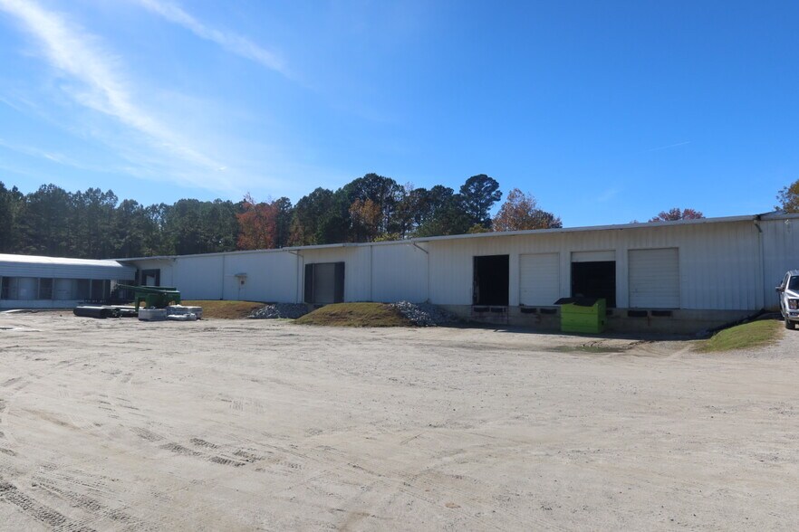 More Photos Of 10791 E Finch St, Middlesex Warehouse For Sale