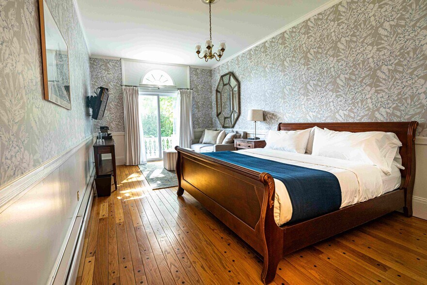 More Photos Of 121 E Main St, Searsport Hospitality For Sale