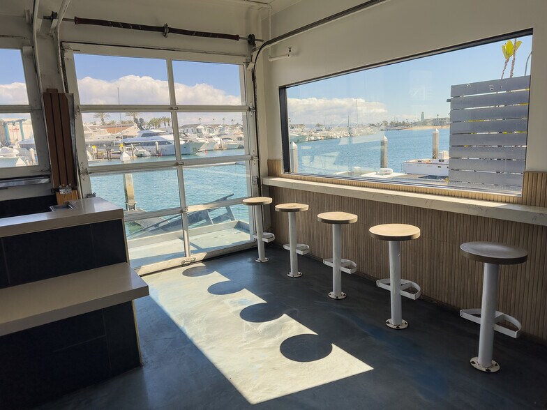 More Photos Of 2406 Newport Blvd, Newport Beach General Retail For Lease