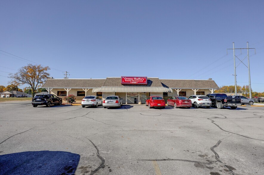 More Photos Of 2728 N Range Line Rd, Joplin Restaurant For Sale