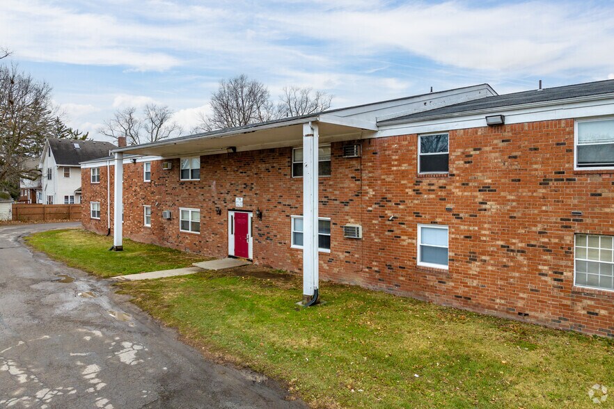 More Photos Of 725 Washington St, Monroe Apartments For Sale