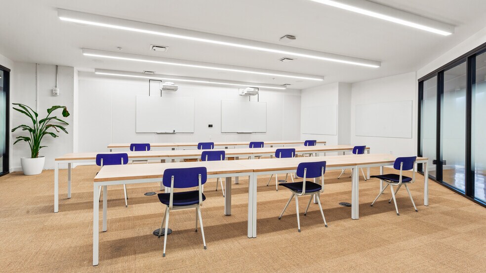 More Photos Of 1100 Main St, Kansas City Office For Lease