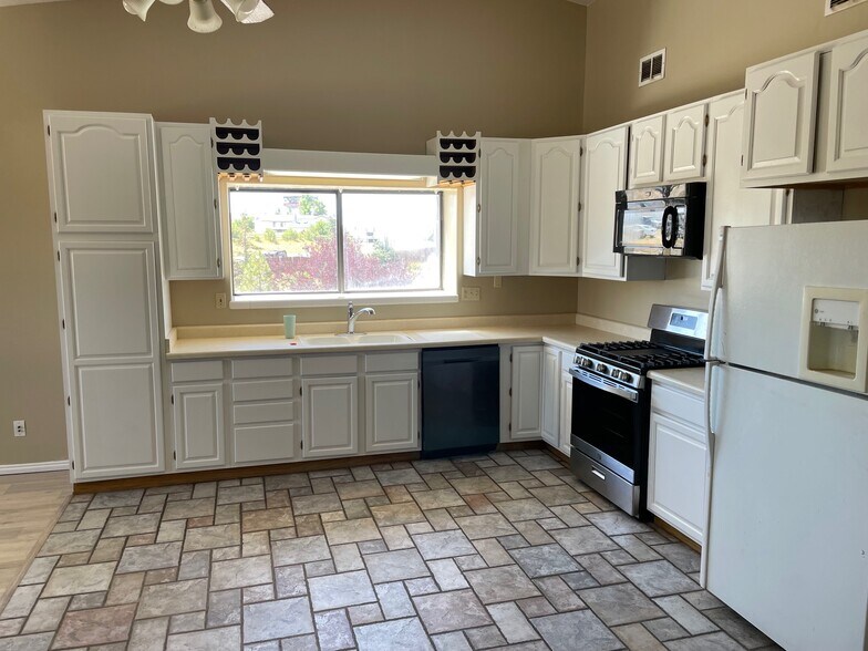 More Photos Of 2052 Wasatch Rd, Evanston Industrial For Sale