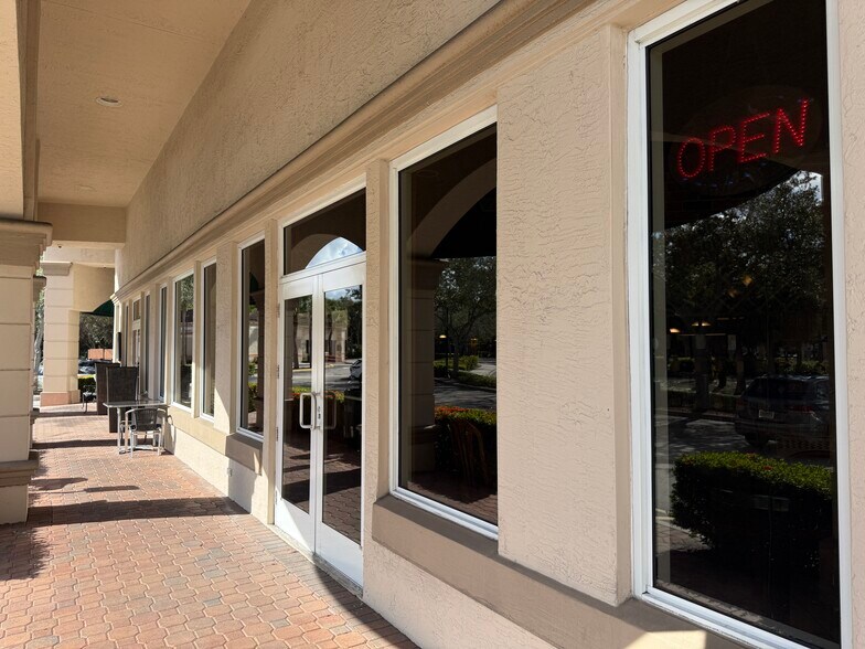 More Photos Of 861 Yamato Rd, Boca Raton General Retail For Lease