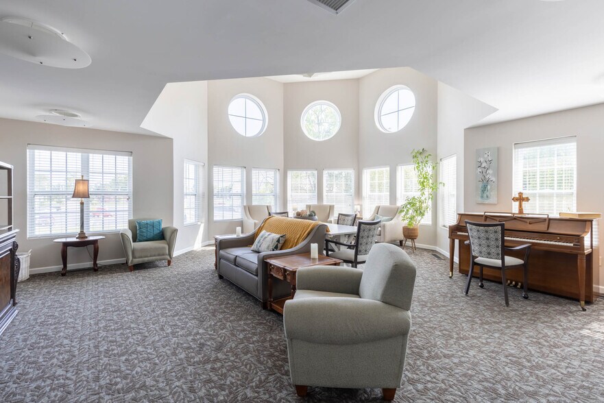 More Photos Of 1207 Vandalia St, Collinsville Assisted Living For Sale