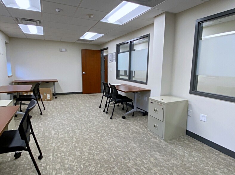 More Photos Of 573 Main St, Woburn Office For Sale