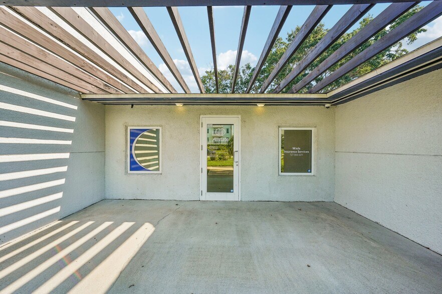 More Photos Of 3209 30th Ave S, Saint Petersburg Office For Sale