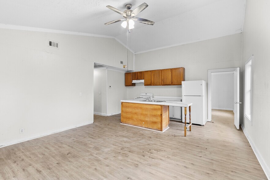 More Photos Of 31 Jackson Rd, Huntsville Apartments For Sale