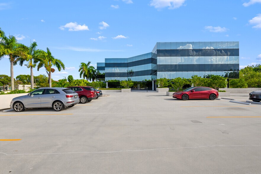 More Photos Of 4800 N Federal Hwy, Boca Raton Medical For Sale