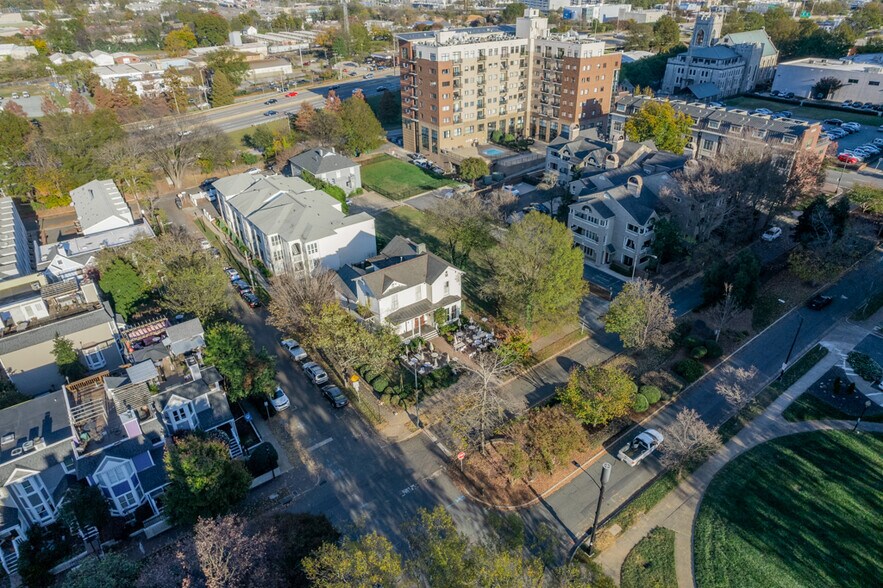 More Photos Of 224 W 10th St, Charlotte Restaurant For Sale