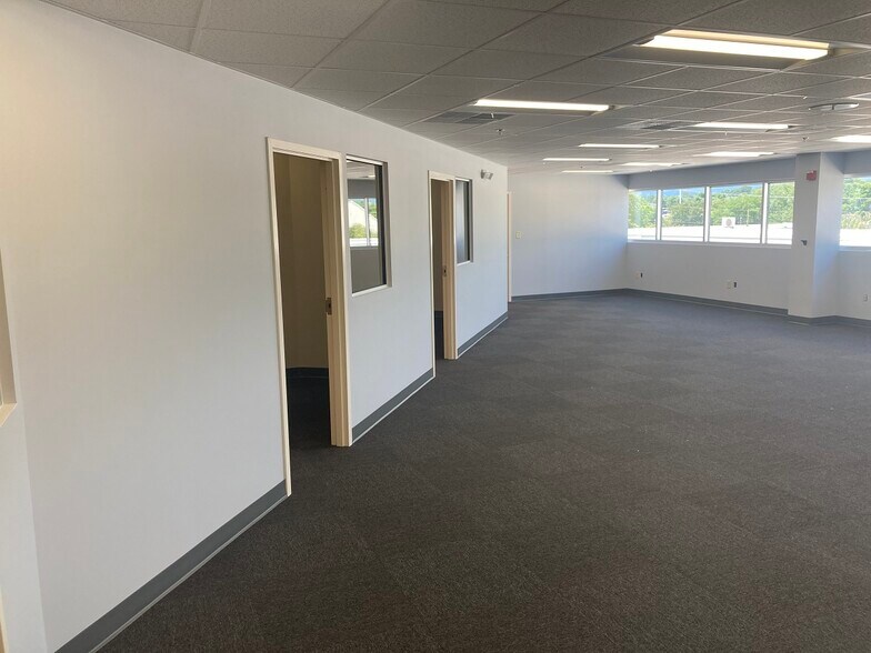 More Photos Of 1888-1890 N Market St, Frederick Office For Lease