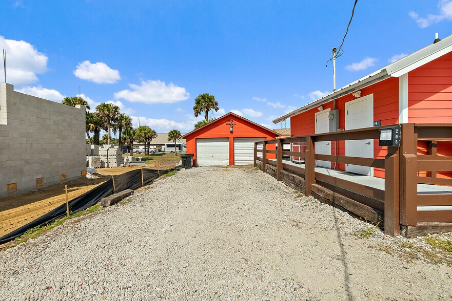More Photos Of 205 N Ocean Shore Blvd, Flagler Beach General Retail For Sale