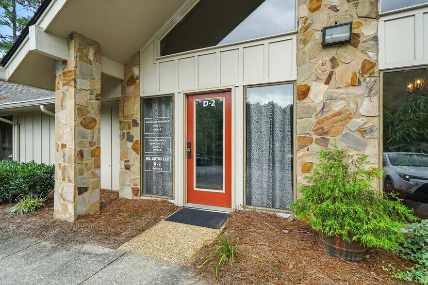 More Photos Of 11285 Elkins Rd, Roswell Office Residential For Sale