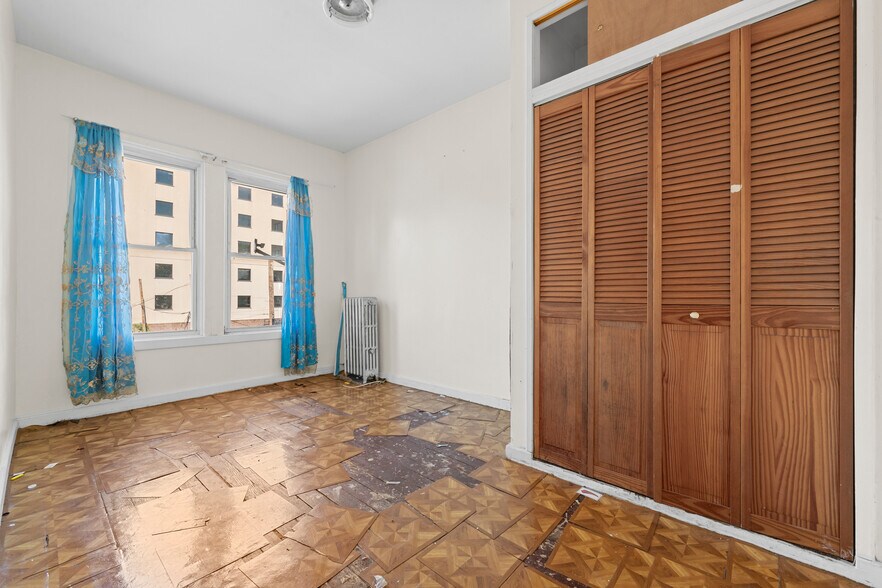 More Photos Of 108 Veronica Pl, Brooklyn Land For Sale