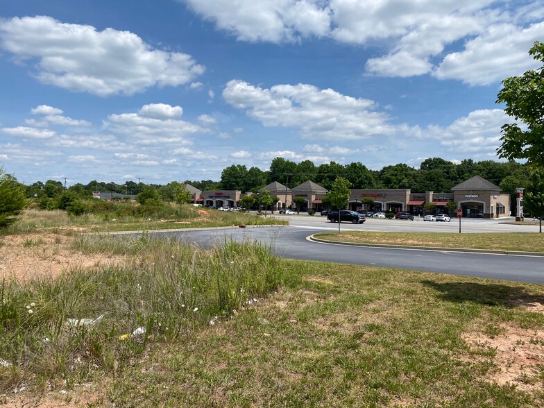 More Photos Of 2500 N Pleasantburg Dr, Greenville Land For Sale