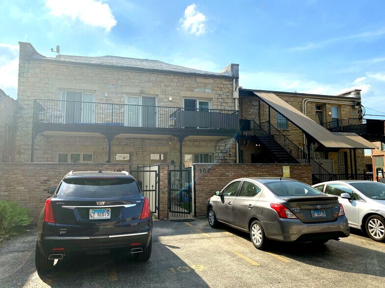 More Photos Of 1100-1106 S State St, Lockport Apartments For Sale