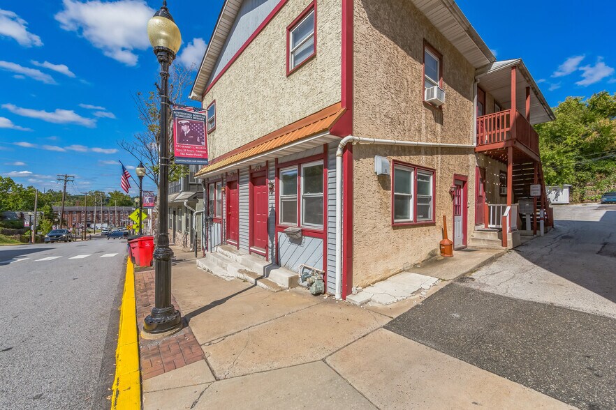 More Photos Of 211-17 Main St, Royersford Bar For Sale