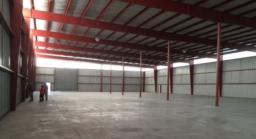 More Photos Of 1914 S Grant Ave, York Warehouse For Lease