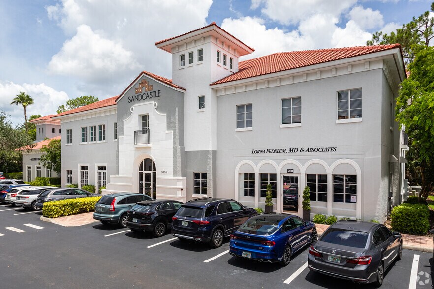 Primary Photo Of 9150 Galleria Ct, Naples Medical For Lease