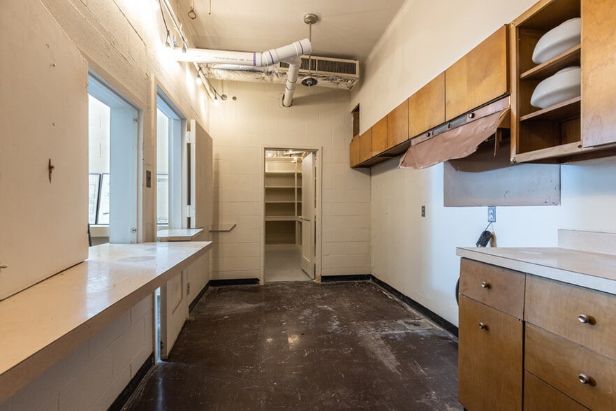 More Photos Of 8871 Griffith Rd, Nashville Warehouse For Sale