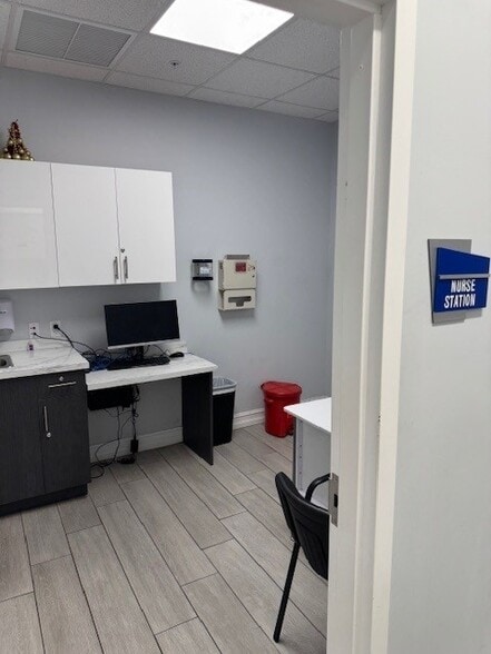 More Photos Of 13914-14024 SW 8th St, Miami Storefront Retail Office For Lease