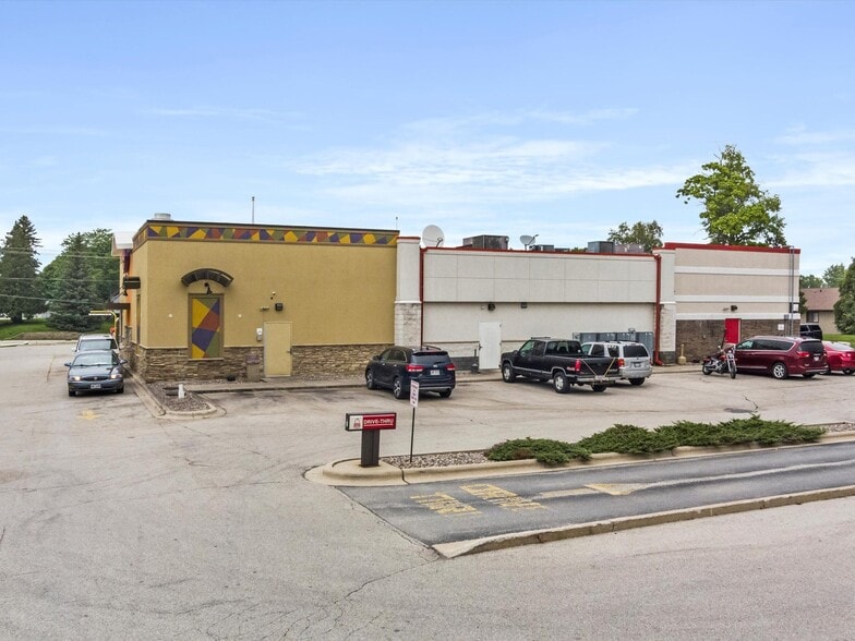 More Photos Of 1331 Green Bay Rd, Sturgeon Bay Service Station For Sale