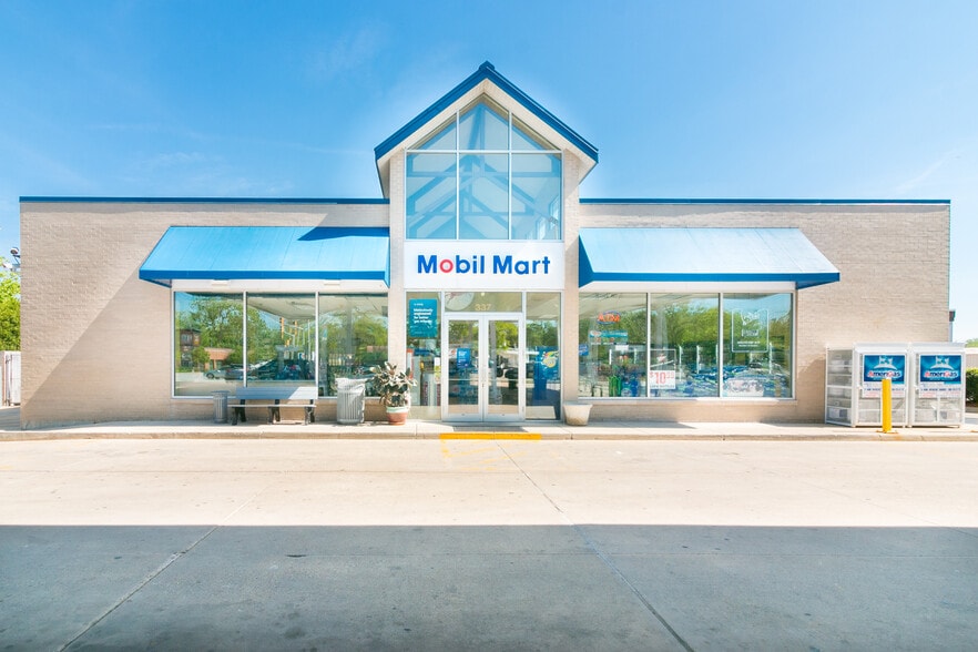 Primary Photo Of 337 W Irving Park Rd, Wood Dale Service Station For Sale