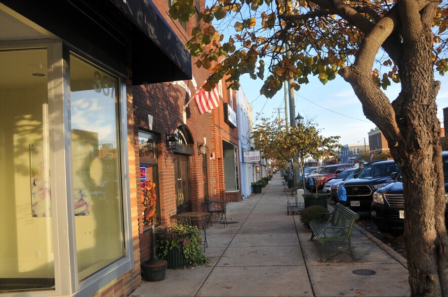 More Photos Of 335 Potomac Ave, Quantico Restaurant For Sale