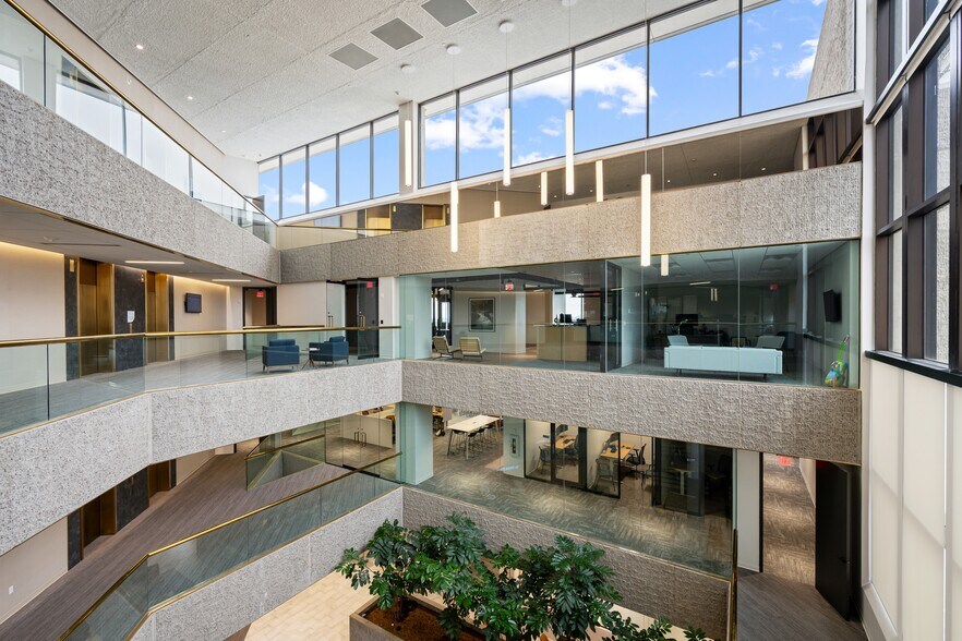 More Photos Of 3340 Perimeter Hill Dr, Nashville Office For Sale