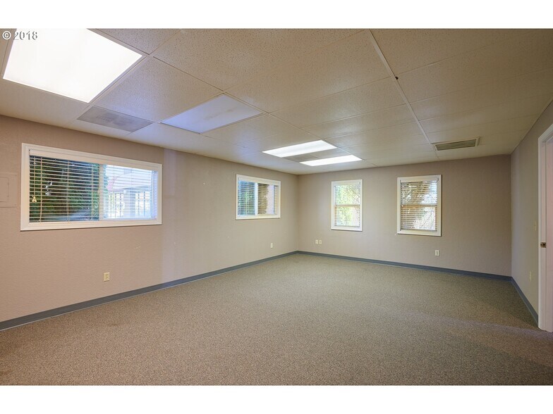 More Photos Of 2316 E Portland Rd, Newberg Storefront Retail Office For Sale