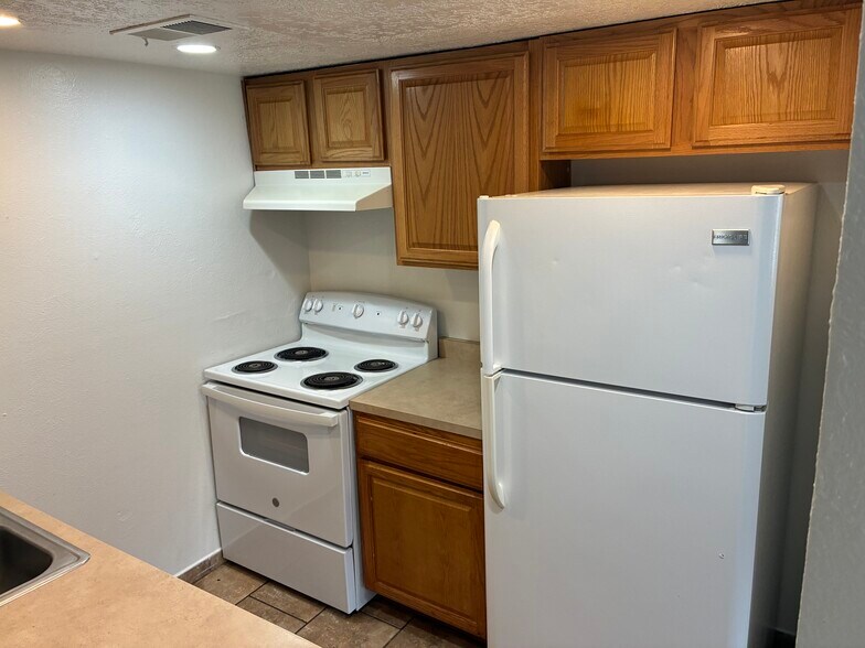 More Photos Of 2810 Vail Ave SE, Albuquerque Apartments For Sale