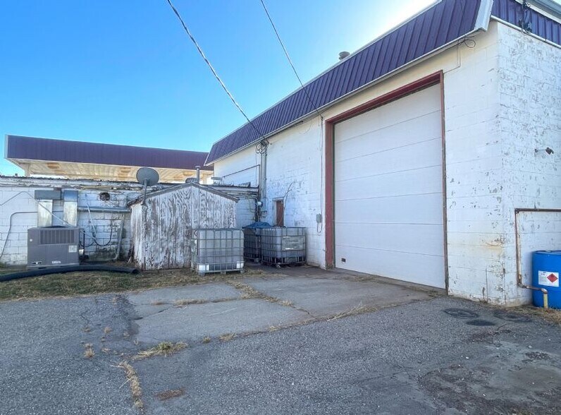 More Photos Of 1101 W Sheridan Ave, Shenandoah Auto Repair For Sale