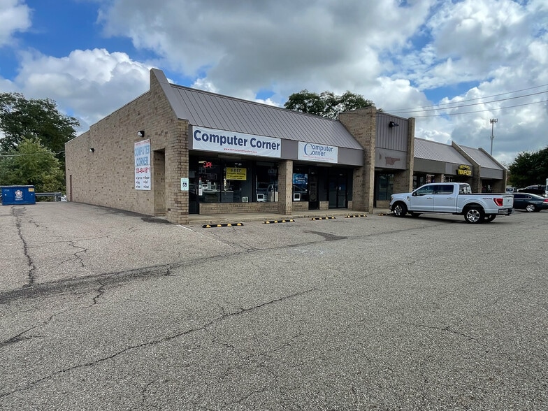 More Photos Of 2700-2728 Cleveland Ave SW, Canton General Retail For Sale