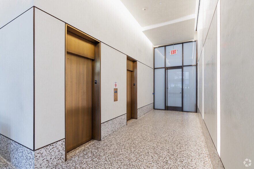 More Photos Of 121 Varick St, New York Loft Creative Space For Lease