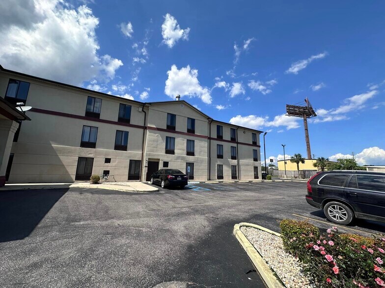More Photos Of 5635 Tillmans Corner Pky, Theodore Hotel For Sale