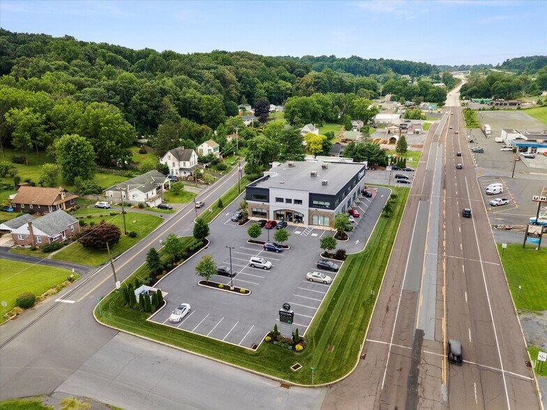 More Photos Of 2395 Lancaster Pike, Reading Coworking Space