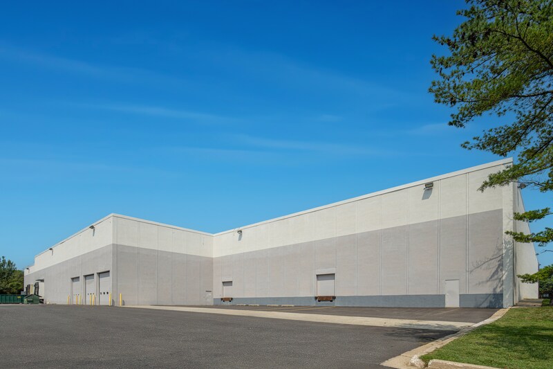 More Photos Of 10820 Gilroy Rd, Hunt Valley Warehouse For Lease