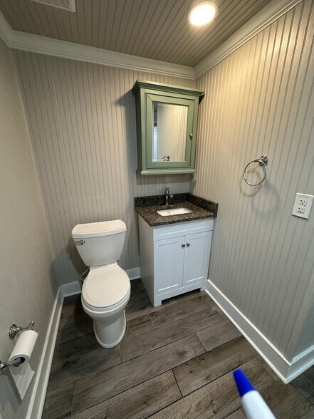 More Photos Of 1662 Murfreesboro Rd, Woodbury General Retail For Sale