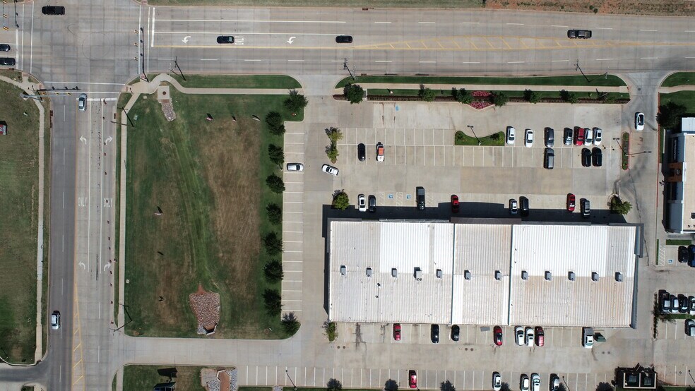 More Photos Of 1020 NW 192nd St, Edmond Unknown For Lease