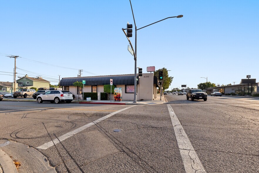 More Photos Of 4100-4102 W Magnolia Blvd, Burbank Storefront For Sale