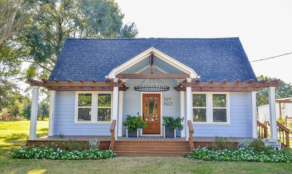 Primary Photo Of 803 Austin St, Richmond Office Residential For Lease