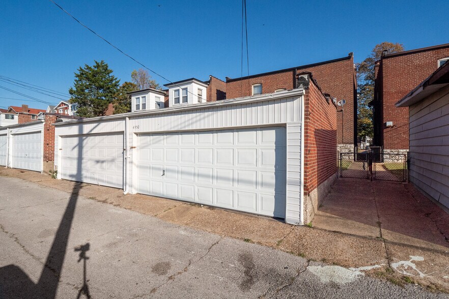 More Photos Of 4950 Winona Ave, Saint Louis Apartments For Sale
