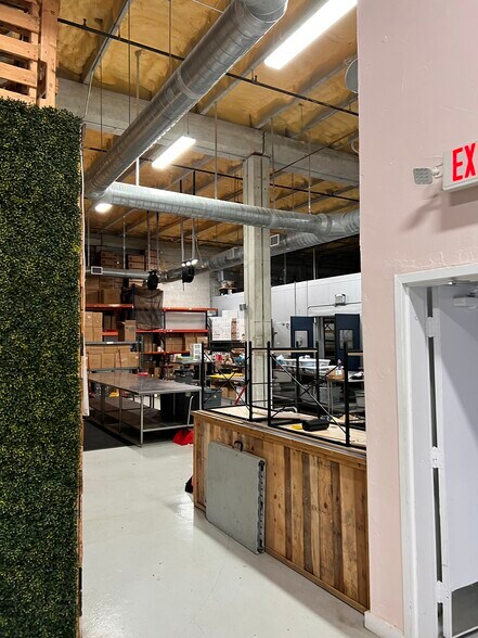 More Photos Of 6900-6914 NW 50th St, Miami Warehouse For Lease