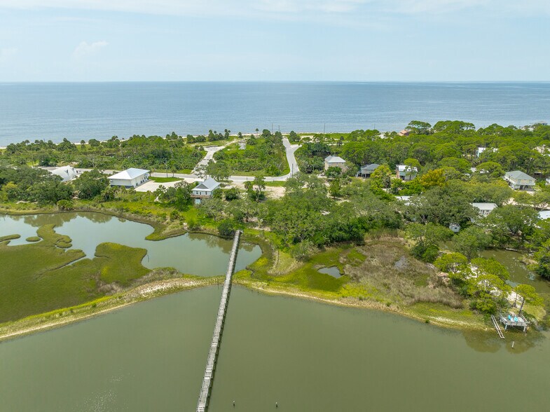 More Photos Of 127 Harbor Cir, Panacea Office Residential For Sale