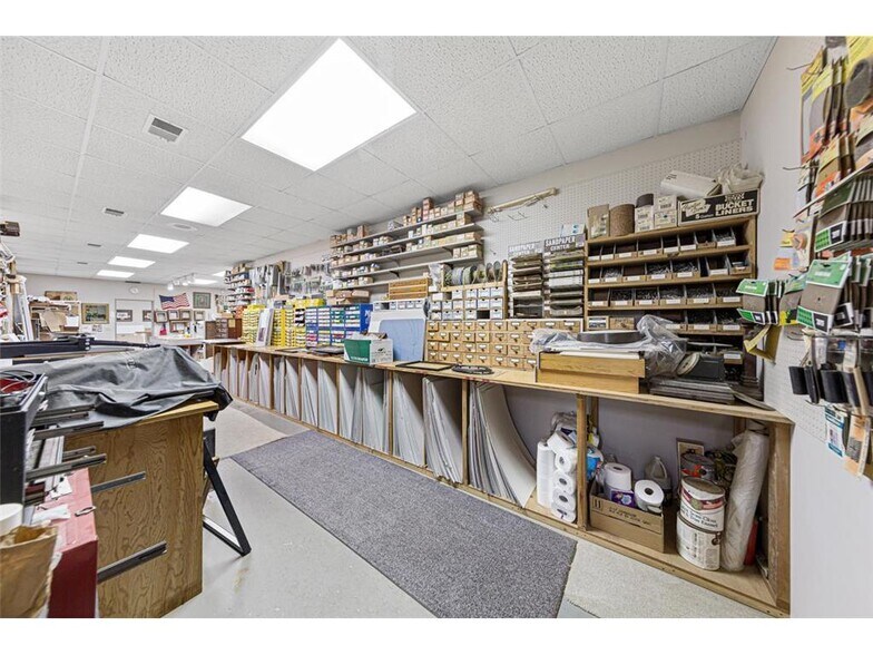 More Photos Of 206-208 Mineral Springs Rd, Owatonna Storefront Retail Office For Sale