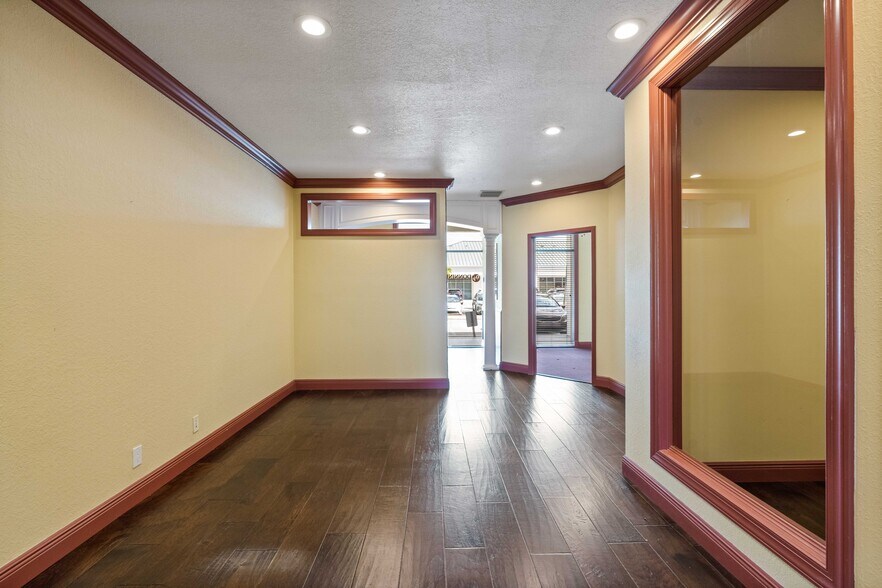 More Photos Of 658 W Indiantown Rd, Jupiter Medical For Sale