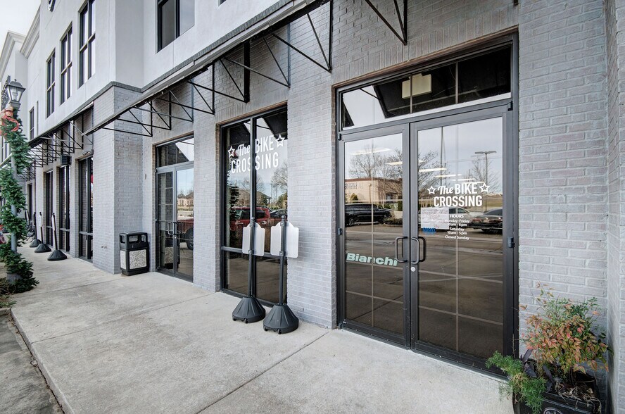More Photos Of 115 Laurel Park Cv, Flowood Office For Lease