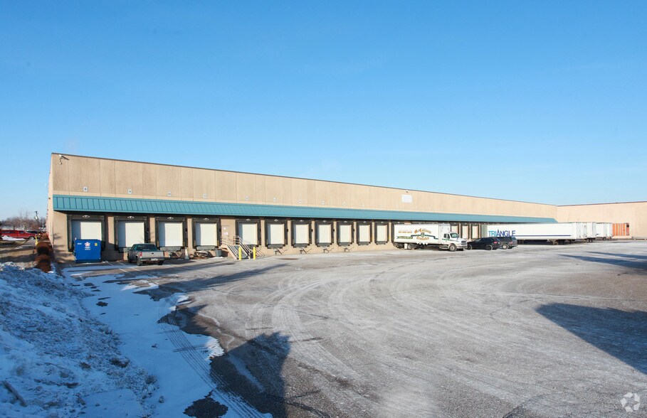 More Photos Of 5600 Hwy 169 N, New Hope Distribution For Lease