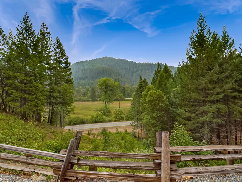 More Photos Of 10 Estabrook, Trinity Center Land For Sale